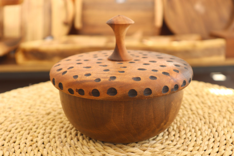 شکلات خوری در دار چوبی مدل بلوط