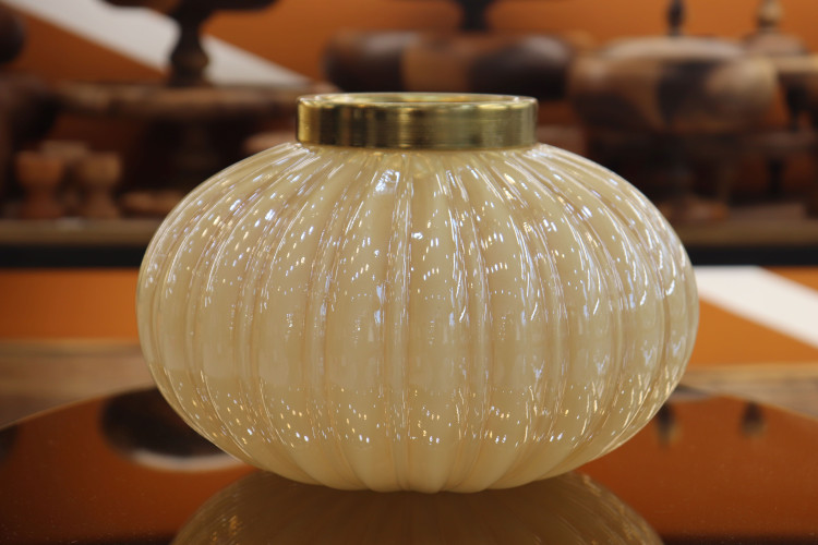 گلدان شیشه ای رنگ عسلی و دودی