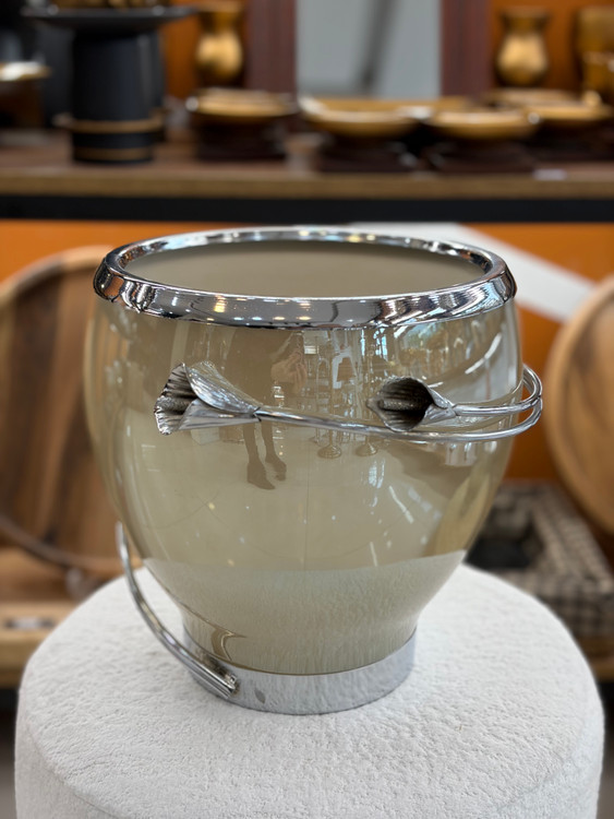 سطل بلور و فلز لیلیوم