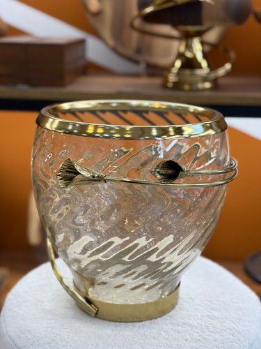 سطل بلور و فلز لیلیوم