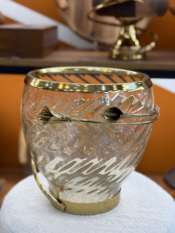 سطل بلور و فلز لیلیوم