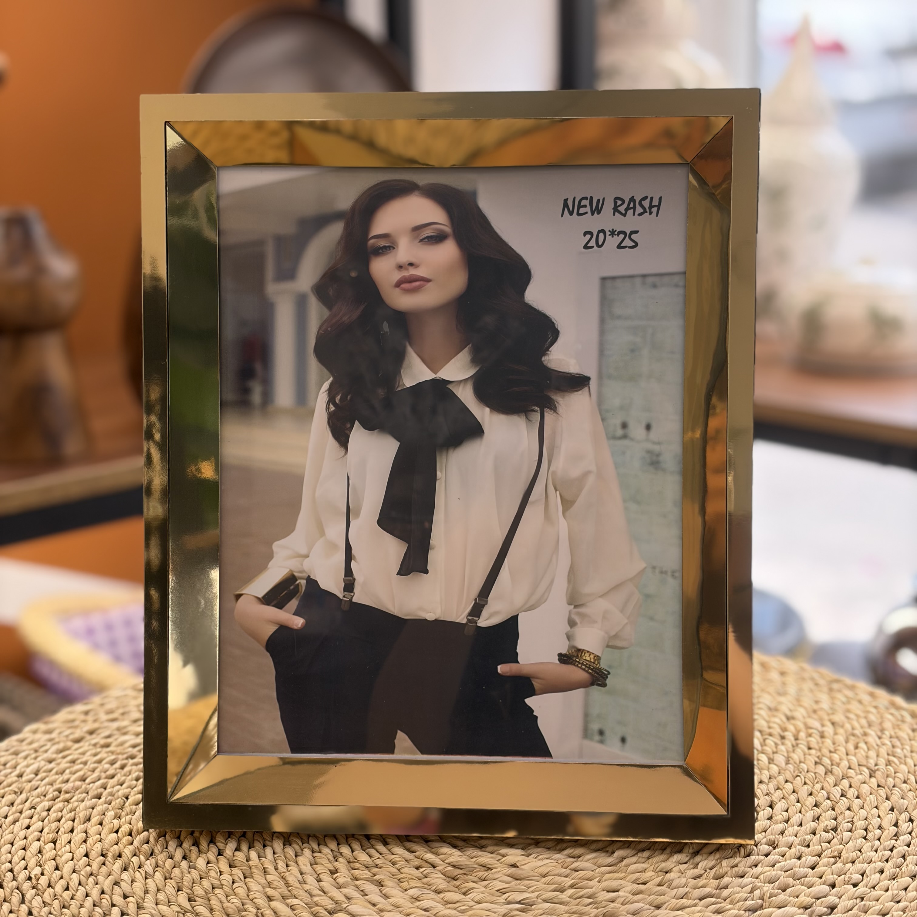 قاب عکس آینه ای 20x25 رنگ طلایی